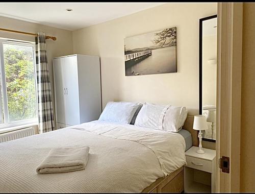 Picture of Remarkable 2-Bed Apartment In Cheltenham