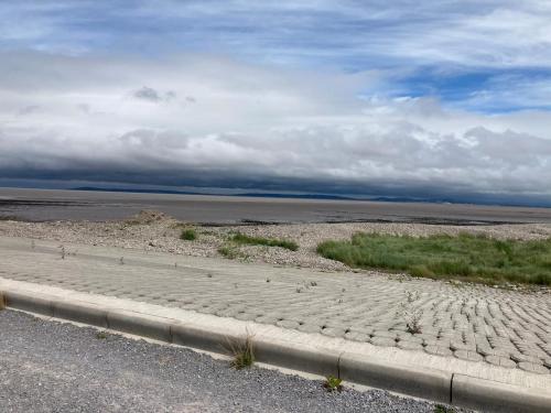 pludmale, Cosy 2 BR cabin on coast private hot tub ' Driftwood ' in Stogursey