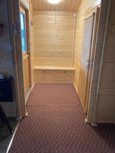 Iekārtas, Cosy 2 BR cabin on coast private hot tub ' Driftwood ' in Stogursey