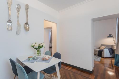 One-Bedroom Apartment image 8