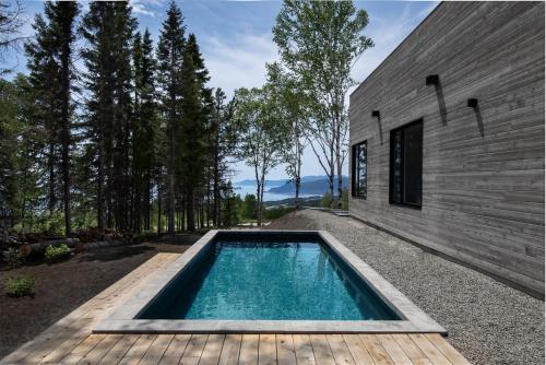 Luxurious Chalet with Pool, Sauna, Spa & Amazing View