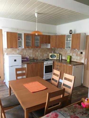 Chalupa a apartmány Morajda