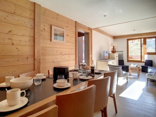 Appartement renove pour 8 pers, au pied des pistes avec parking - FR-1-344-345 in Les Bruyeres