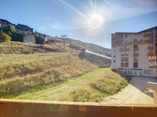 Appartement renove pour 8 pers, au pied des pistes avec parking - FR-1-344-345 in Les Bruyeres