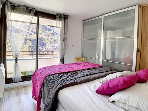 Appartement 4 pieces, skis aux pieds, 2 parkings couverts - FR-1-344-349 in Reberty