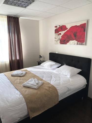 1 queen bed