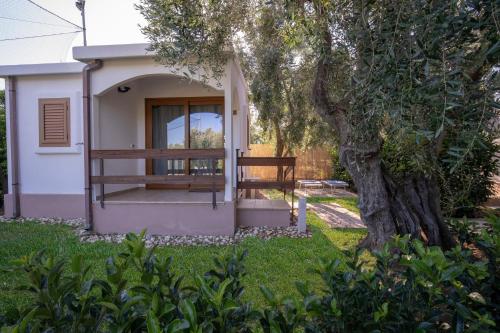  Holiday Apartment orchidea with swimming pool and private beach -3, Pension in Mattinata