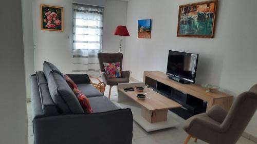 . Les Romarins, appartement impeccable et son parking privé
