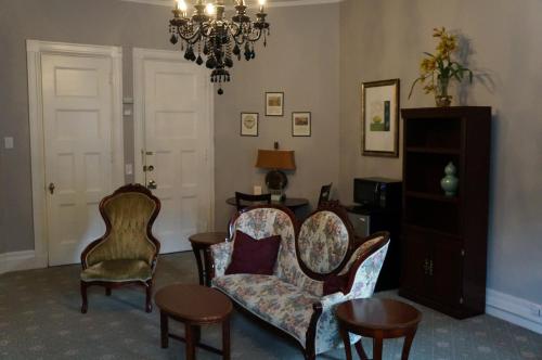 463 Beacon Street Guest House Image 7
