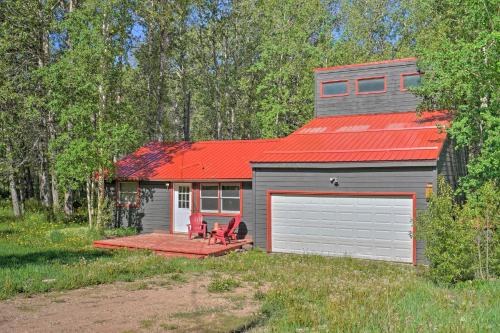 Picturesque Creekside Cabin - Hike and Fish!