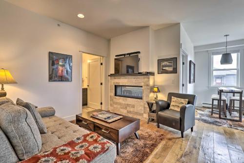 Grand Lake Condo w/ Balcony & Mountain Views - Grand Lake, CO