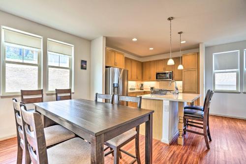 Modern Waianae Home w/ Mountain & Valley View in Makaha (HI)