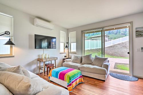 Modern Waianae Home w/ Mountain & Valley View in Makaha (HI)