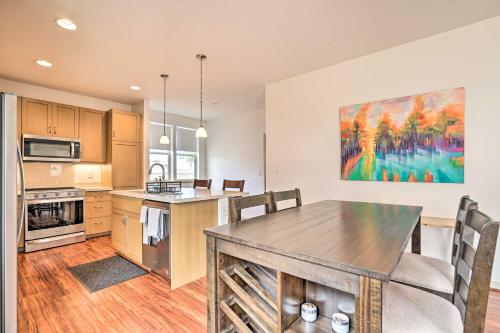 Modern Waianae Home w/ Mountain & Valley View in Makaha (HI)