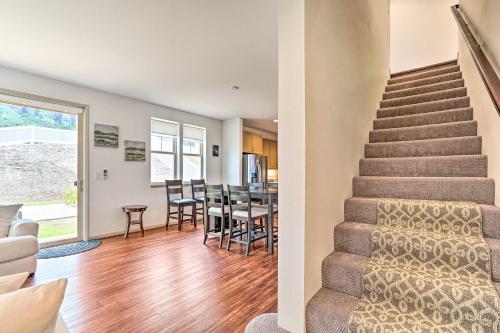Modern Waianae Home w/ Mountain & Valley View in Makaha (HI)
