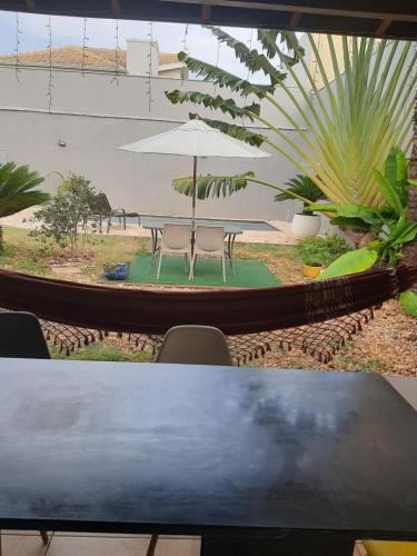 Casa de hospede com piscina e cozinha