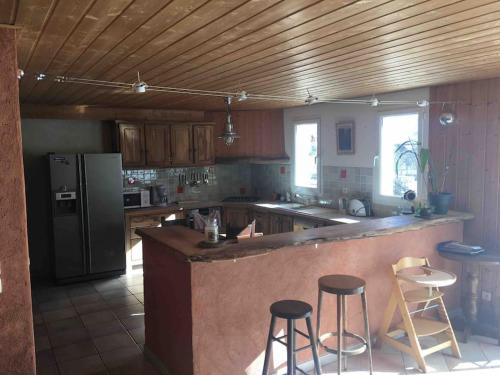 Très Grand Gîte équipé à la montagne (Tres Grand Gite equipe a la montagne) in Le Glaizil