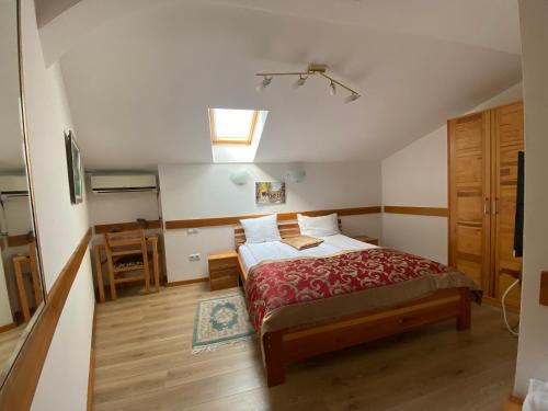 Double Room image 5