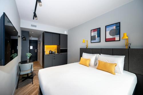 Staycity Aparthotels Paris La Defense - Hôtel - Courbevoie