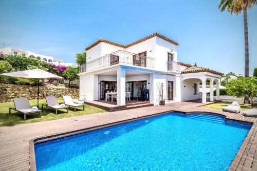 Bể bơi, Luxury 3 bed Villa with Heating Pool - Nueva Andalucía (Luxury 3 bed Villa with Heating Pool - Nueva Andalucia) in Marbella