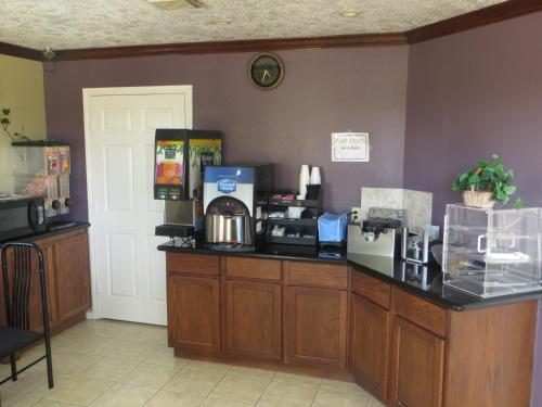 Americas Best Value Inn & Suites Hempstead in Hempstead, USA