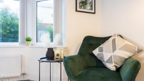 Heyes House - Air Host & Stay - Free parking - Contractor Friendly, Liverpool (photo 4)