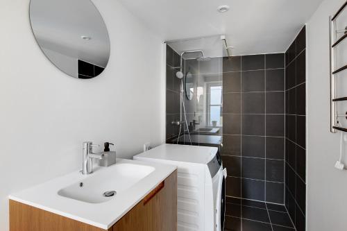 Apartment image 8