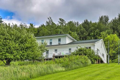 Private Retreat with Deck 1 Mi From Cowanesque Lake