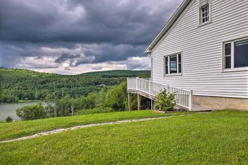 Private Retreat with Deck 1 Mi From Cowanesque Lake