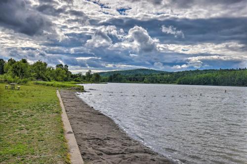 Private Retreat with Deck 1 Mi From Cowanesque Lake