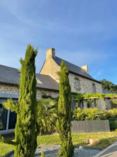 Manoir de la Nogrie - Chambre de charme avec accès privatif - Piscine chauffée sur domaine 5 étoiles