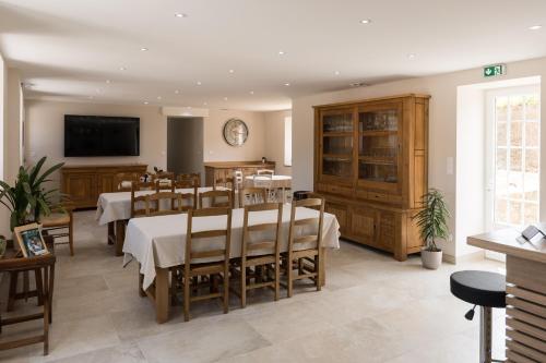 บริการและสิ่งอำนวยความสะดวก, LA VALLEE JOLY in เลอวิเซล