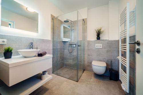 Shower, Lausitzer Edelquartier in Senftenberg