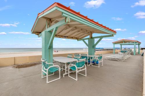 Sea Rocket 20 Studio Second Floor BBQ Area WiFi Sleeps 2 - image 10