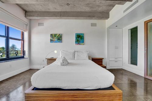 Netherland Two-Bedroom Apartments by Royal Stays - image 6