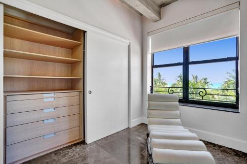 Netherland Two-Bedroom Apartments by Royal Stays - image 11