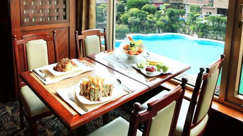 Restaurant, The Howard Plaza Hotel Taipei in Da’an