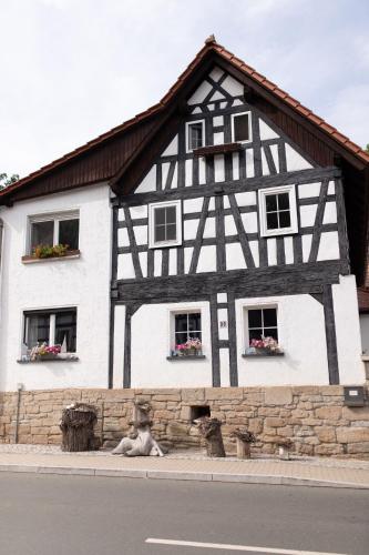 Viesnīcas āriene, Landhausstube in Schleifreisen