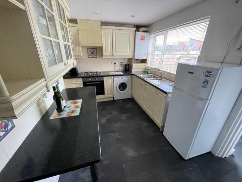 Cheerful 2 bedroom house in Wigan