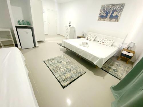Deluxe Triple Room image 5
