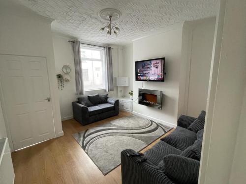 Cheerful 2 bedroom house in Wigan