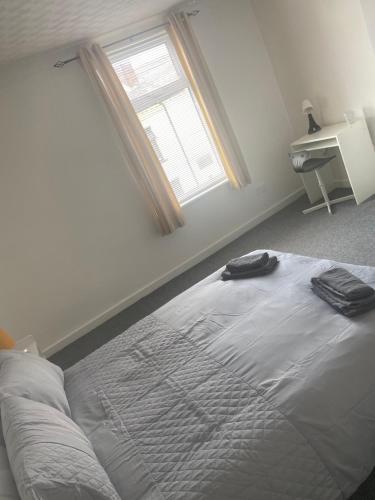 Cheerful 2 bedroom house in Wigan