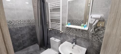 Deluxe Double Room with Shower