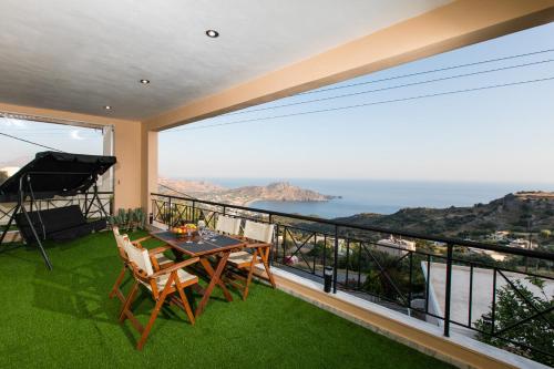 Irini's Sea View House