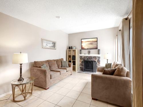 Madeira Beach Yacht Club 337G 2 Bedroom Sleeps 6 Pool View Heated Pool - image 6