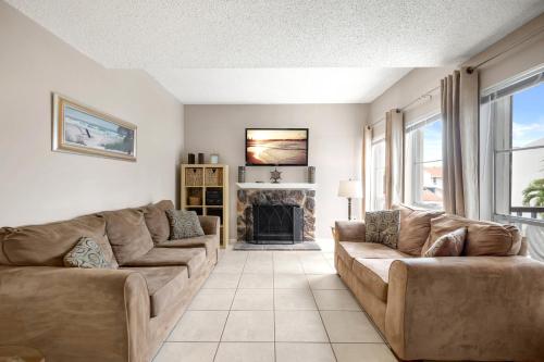 Madeira Beach Yacht Club 337G 2 Bedroom Sleeps 6 Pool View Heated Pool - image 11