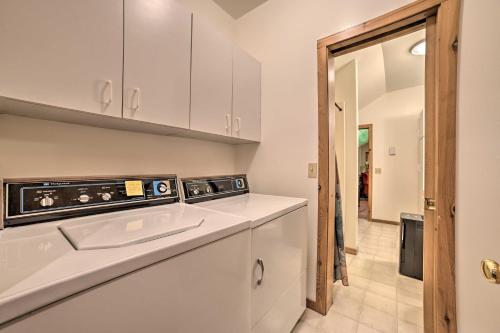 Secluded Family Cabin Less Than 1Mi to Lake Michigan! - image 13