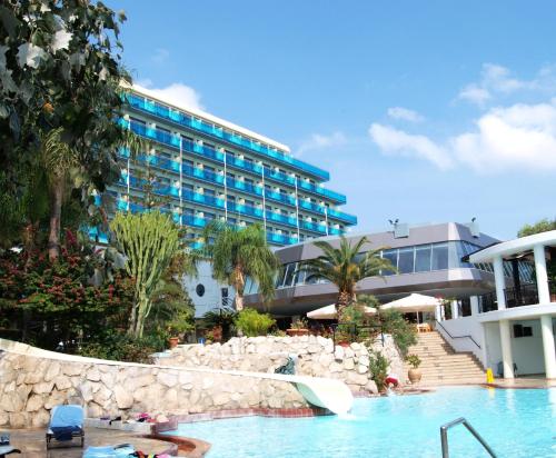 Calypso Beach - image 6