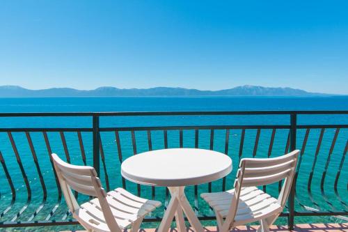 ระเบียง/ชานเรือน, Apartments by the sea Brist, Makarska - 15465 in บริสต์