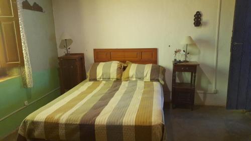 1 queen bed, 2 twin beds